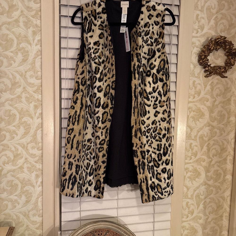 Chicos leopard vest size 1